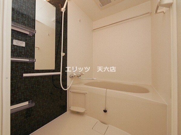 セレニテ中崎町リアンの物件内観写真